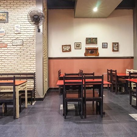 Heine Hotel Manado Bagian luar foto