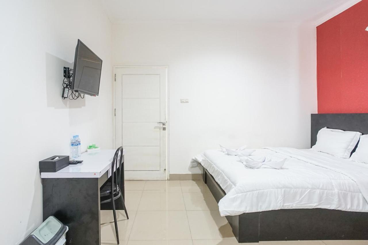 Heine Hotel Manado Bagian luar foto